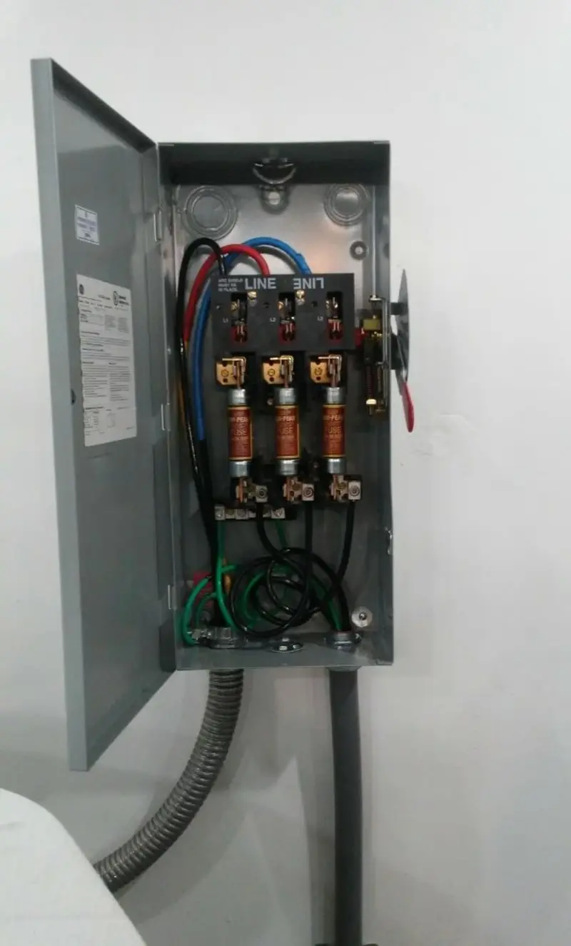 Three-phase disconnect switch installed for Smoke Detector Installation in Syracuse